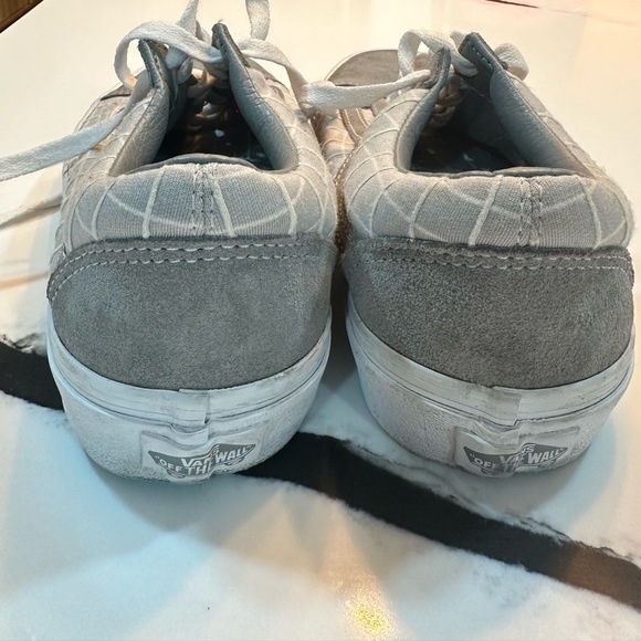 VANS - Grey Suede & Cream checkered Vans Lace-Up - 6M / 7.5W - Picture 2 of 5